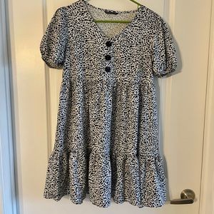 Size small Dalmatian print dress